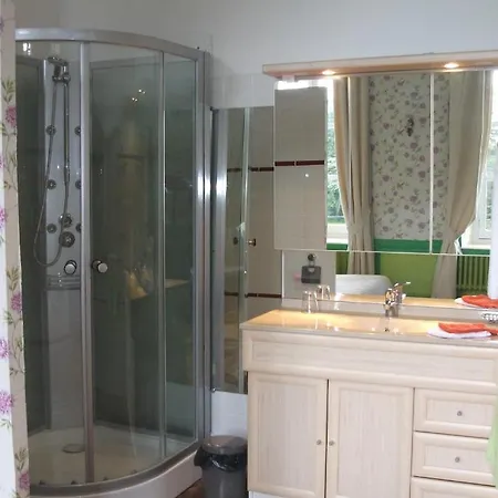 Château De Bussus Maison d'hôtes *