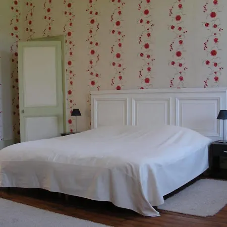 Château De Bussus Maison d'hôtes